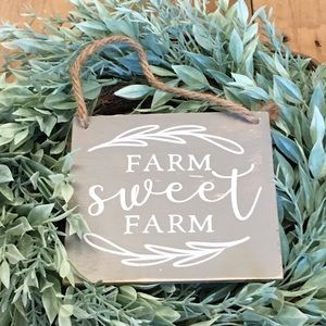🛒2/$18!🛒 Farm Sweet Farm- Handcrafted Sign